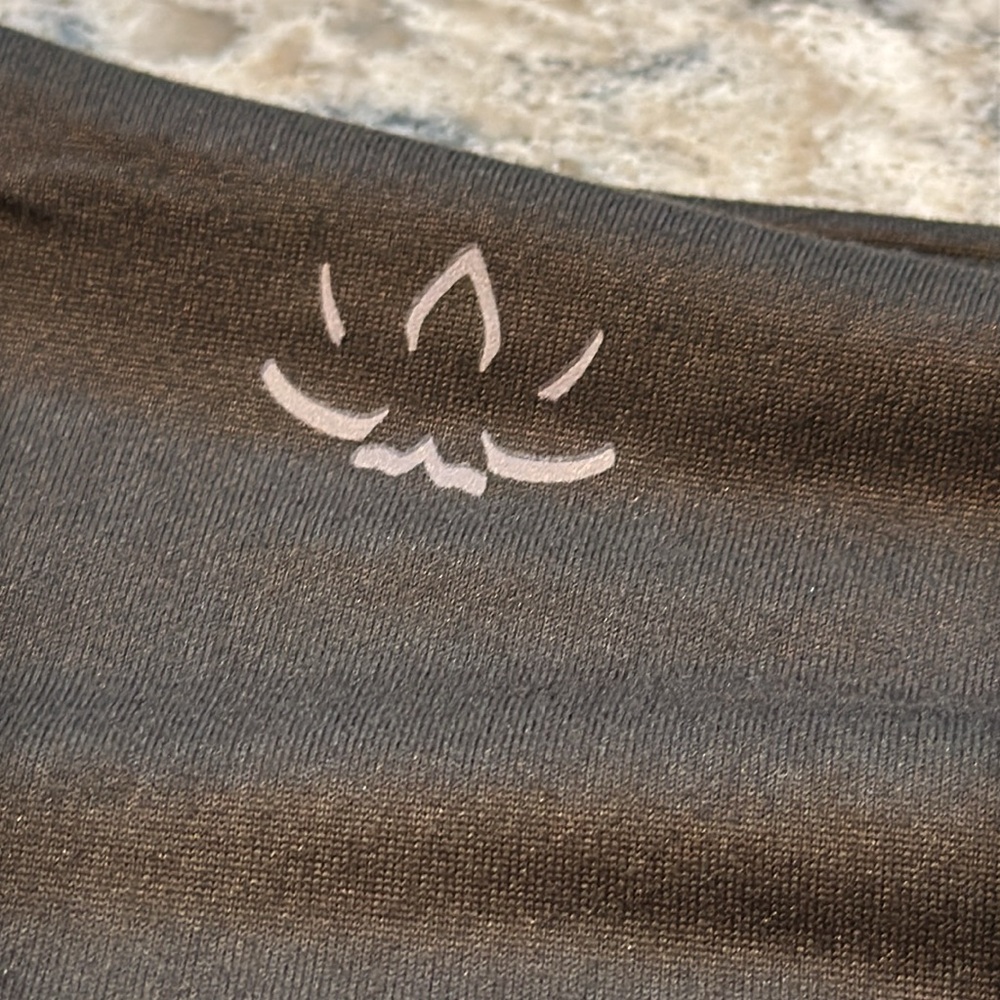 Beyond Yoga | Infinity Hidden Pocket Scarf in Black OS - Picture 3 of 8